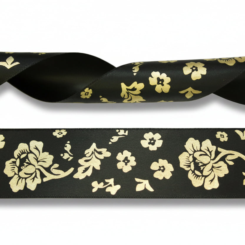 Satijnlint met klassieke bloemen motief – 30mm per 25 meter.