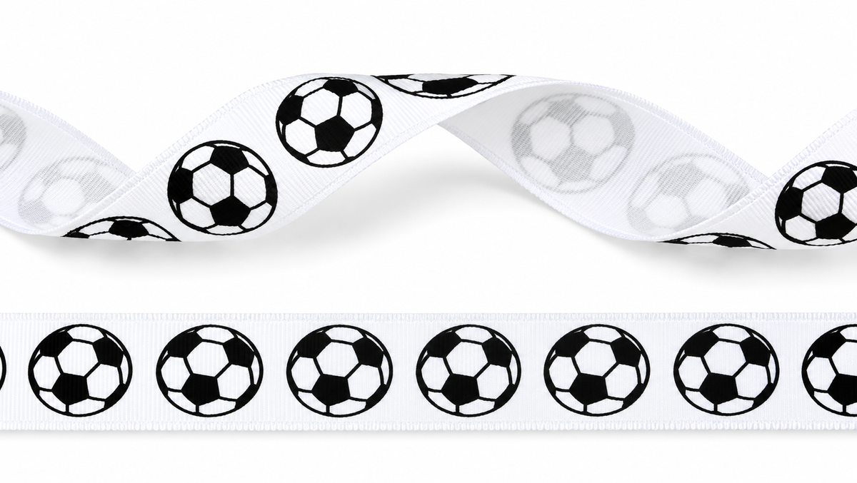15mm Luxe satijnlint kleur wit bedrukt met voetballen per 25 meter