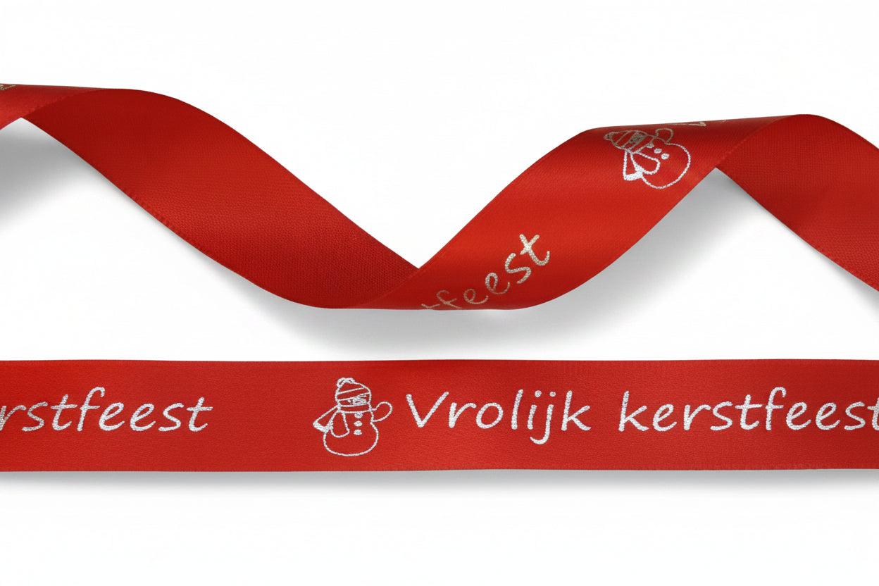 15mm rood satijnlint bedrukt met zilver "vrolijk kerstfeest" met sneeuwpop per 25 meter rol
